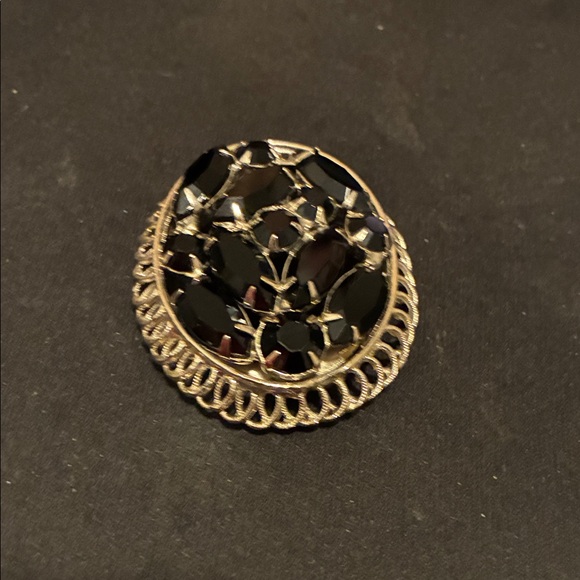 Jewelry - Elegant Black Glass and Gold Brooch
